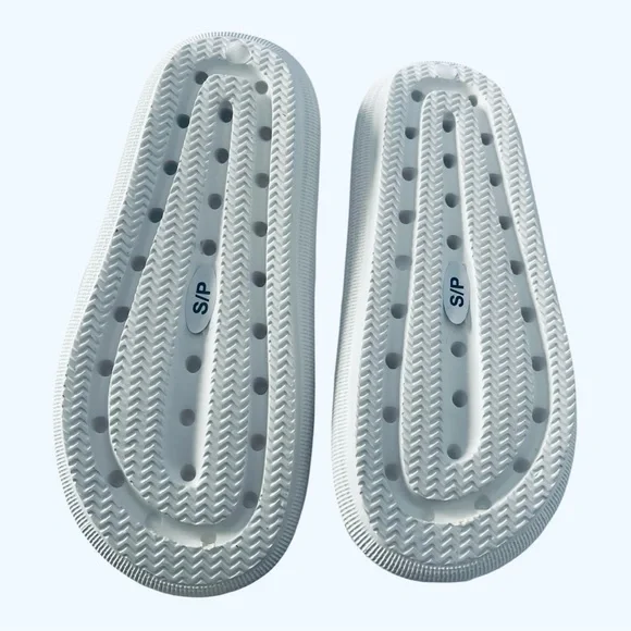 089 Hello Kitty White Slides Womens Size Small - Picture 6 of 6